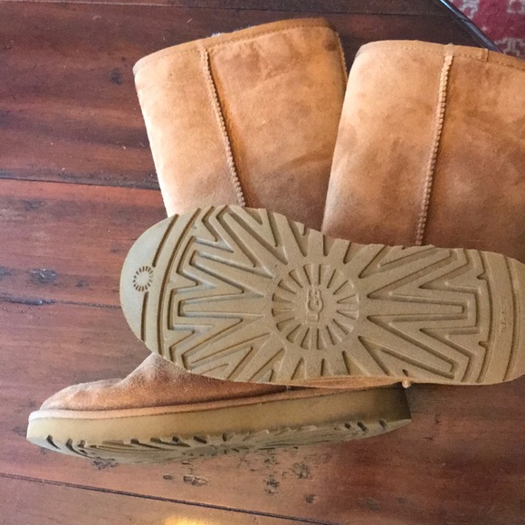 UGG boots - Picture 2 of 3